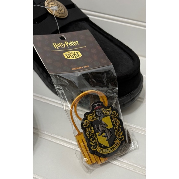 HEY DUDE X HARRY POTTER Hogwarts Wally Hufflepuff Loafer Shoes Mens Size 11 NEW main image 7